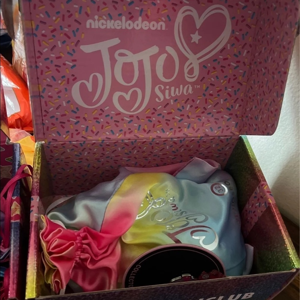 JoJo Siwa bows
